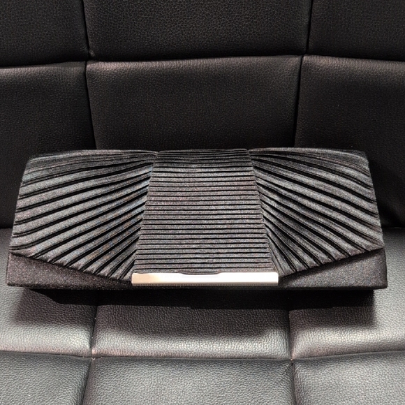 Handbags - *2/$20 Closet Clearout* Elegant Black Pleated Clutch